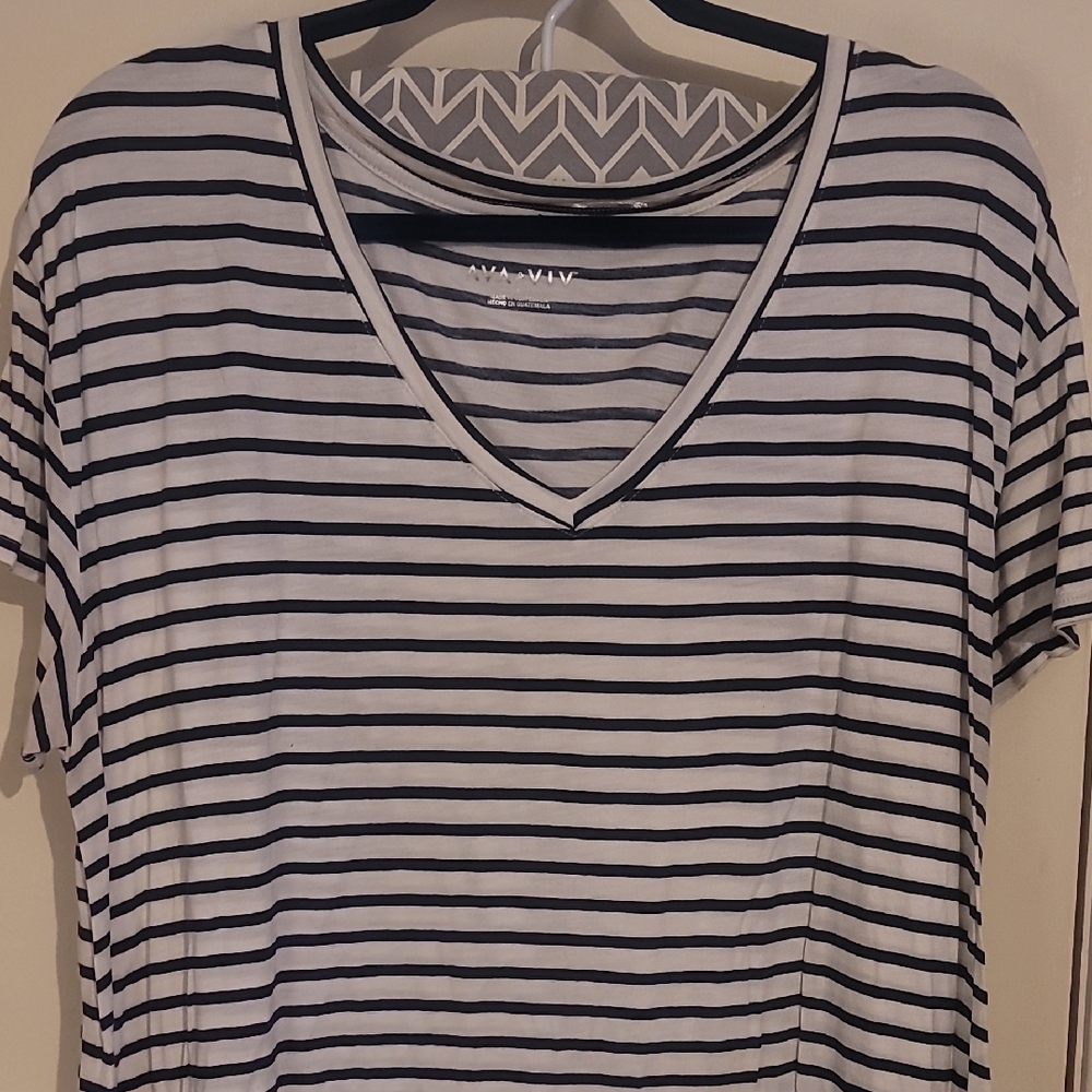 Ava & Viv Black and White Striped V-Neck Tee